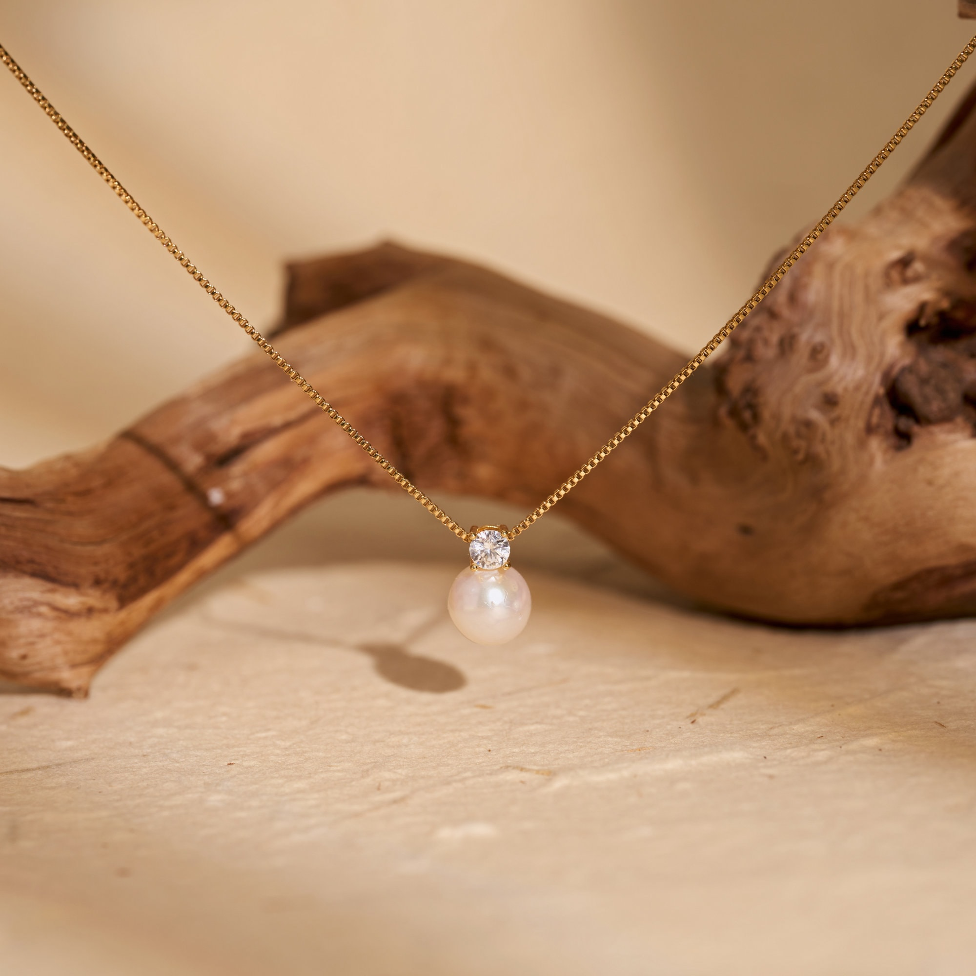 Diamond & Pearl Necklace