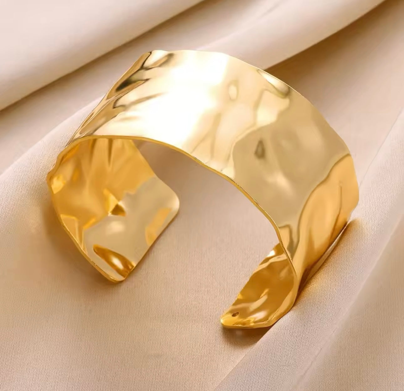 Wave Bangle Bracelet - Regal Collective