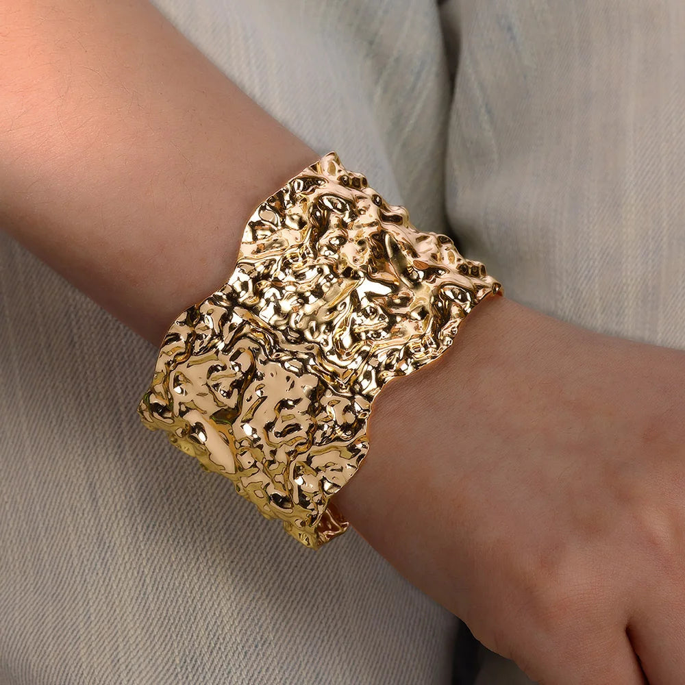 Retro Bangle Bracelet - Regal Collective