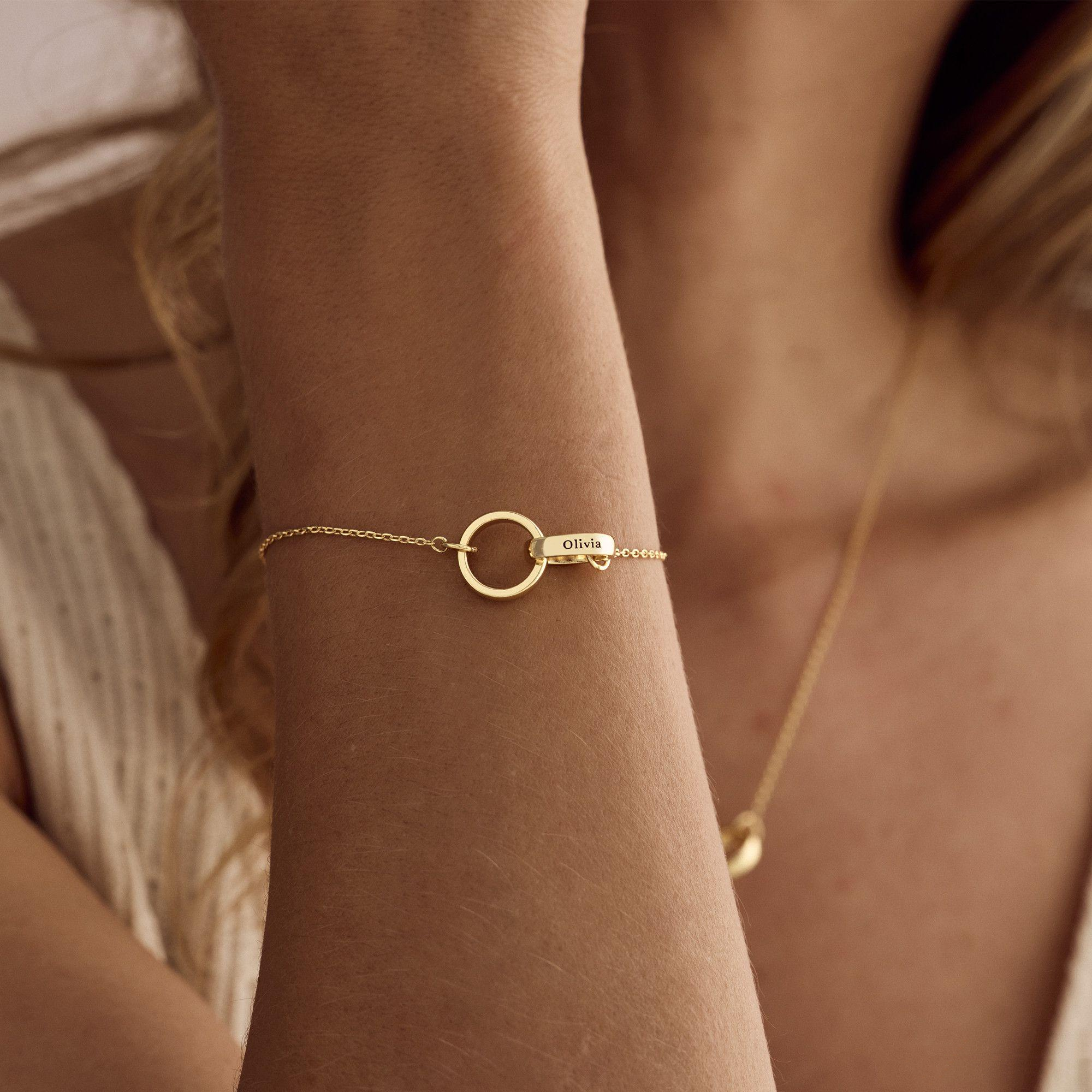 Personalized Circle Name Bracelet