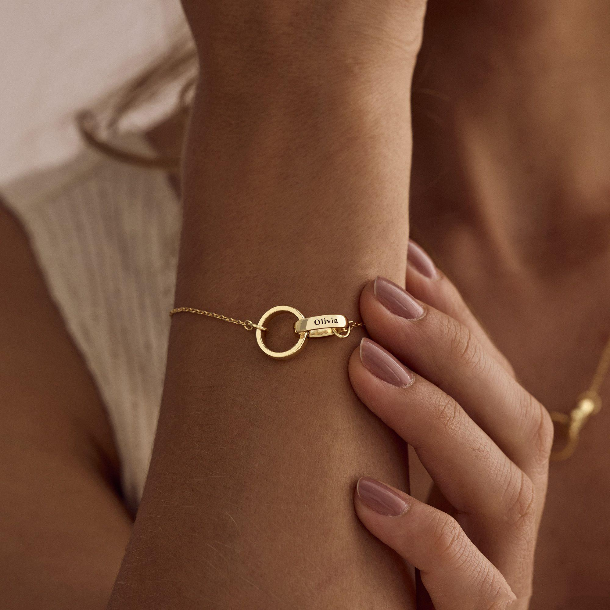 Personalized Circle Name Bracelet