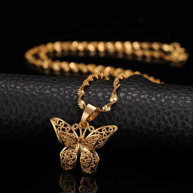 18Kt Yellow Gold Diamond Butterfly Necklace